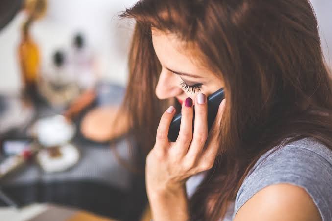 WHY DO MOST OF STUDENTS FAIL IN LEARNING HOW TO SPEAK IN ENGLISH VERY FLUENTLY?